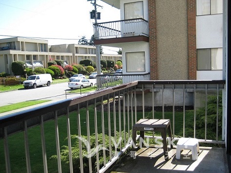 250305002130_ibr balcony.JPG